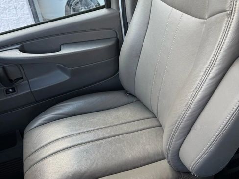 Used 2014 Chevrolet Express 2500 image 14