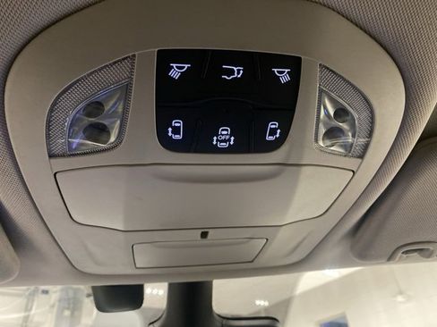 Used 2021 Chrysler Pacifica Touring-L image 20