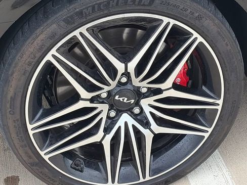 Used 2022 Kia Stinger GT2 image 11