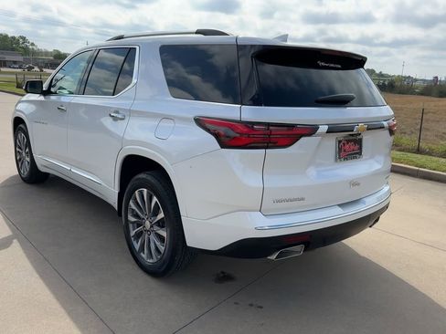 Used 2023 Chevrolet Traverse Premier image 7