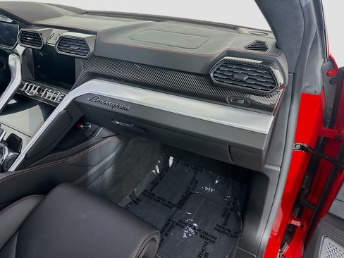 Used 2019 Lamborghini Urus image 31