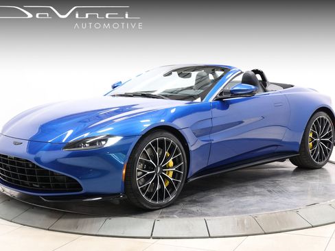 Used 2023 Aston Martin V8 Vantage Roadster RWD image 1