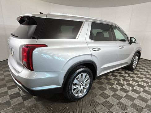 Used 2024 Hyundai Palisade SEL FWD image 3