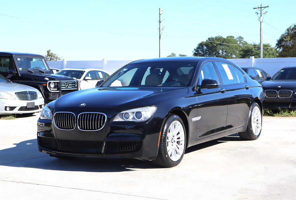 Used 2013 BMW 750Li RWD image 3