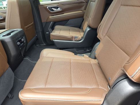 Used 2021 Chevrolet Tahoe High Country w/ Premium Package AWD/4WD image 18