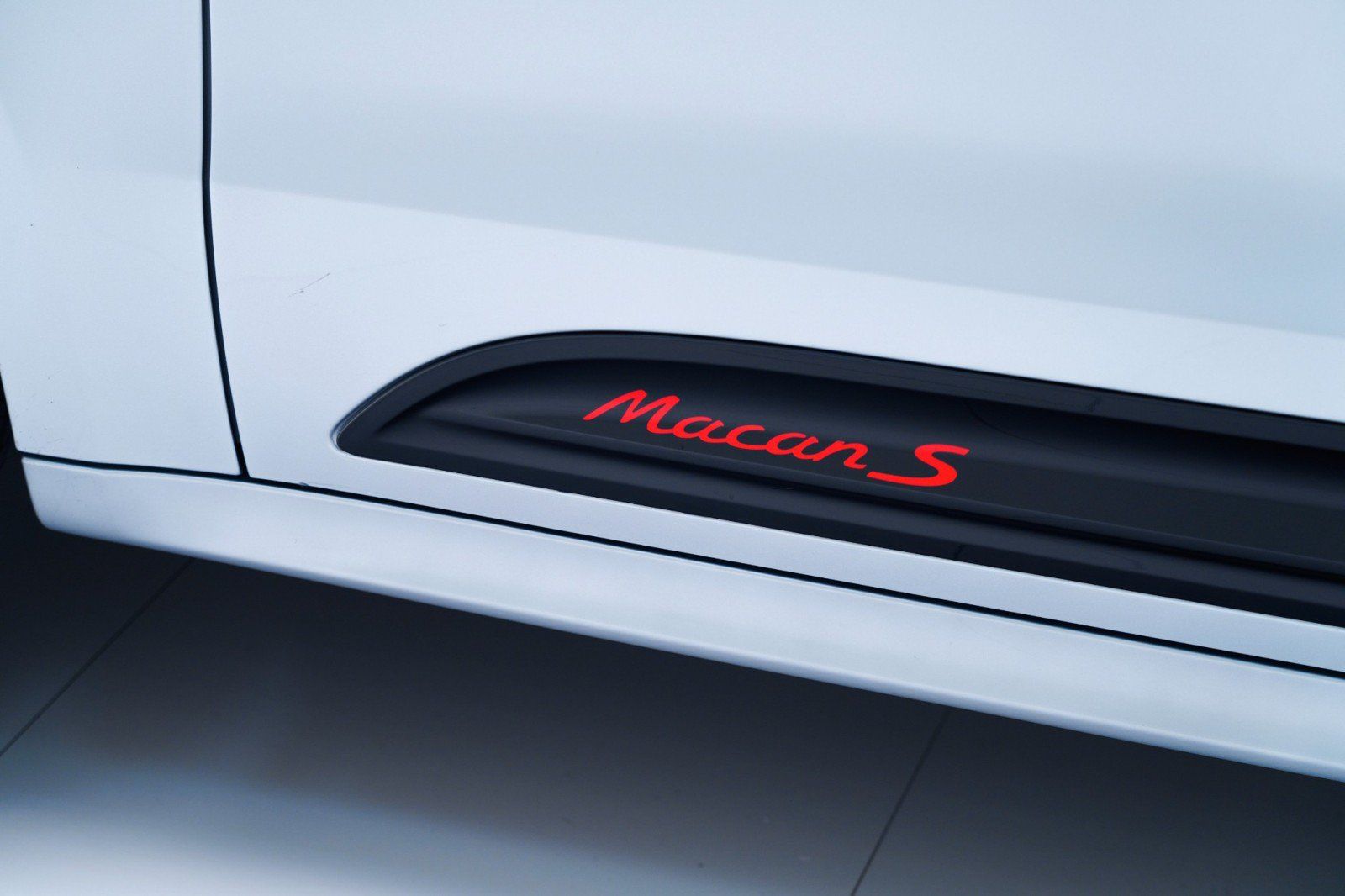 Used 2026 Porsche Macan S AWD/4WD image 13