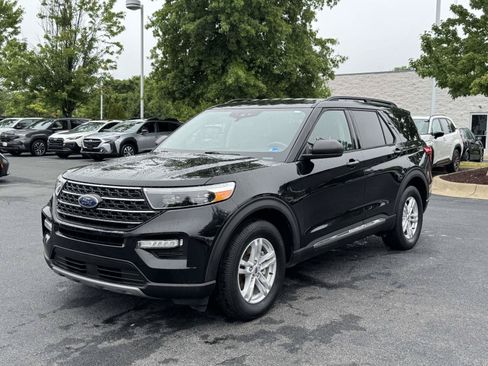 Used 2020 Ford Explorer XLT w/ Equipment Group 202A AWD/4WD image 4