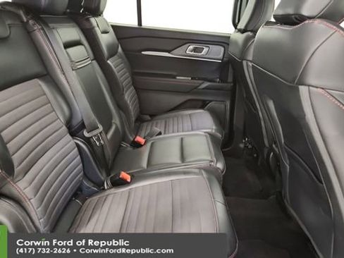 Certified 2025 Ford Explorer ST-Line w/ ST-Line Street Pack image 29