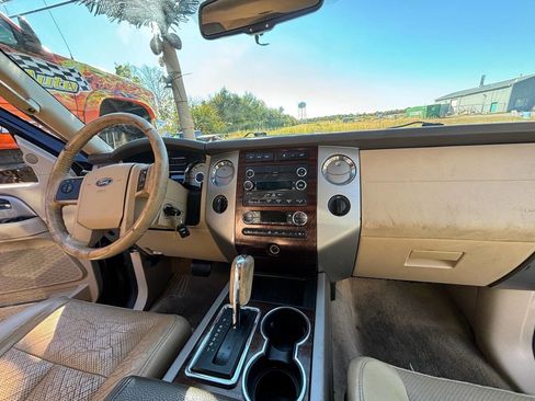 Used 2011 Ford Expedition XLT w/ 202A Rapid Spec Order Code image 16