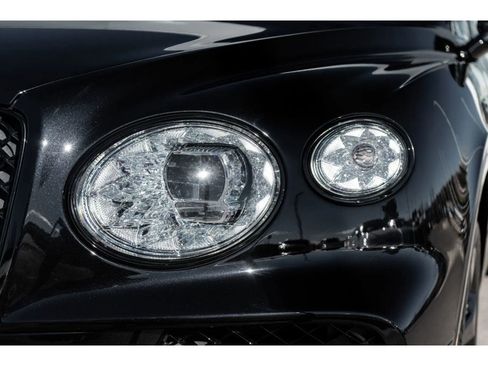 Used 2024 Bentley Bentayga Extended Wheelbase image 19