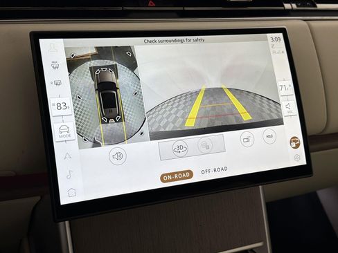 New 2026 Land Rover Range Rover SE image 17