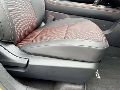 New 2026 Nissan Kicks SR w/ Cold Weather Package FWD image 9