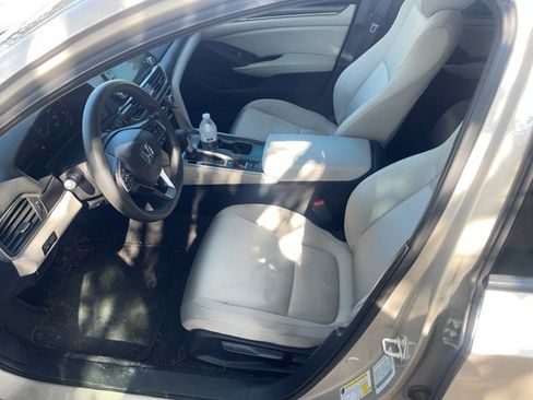 Used 2018 Honda Accord LX image 9