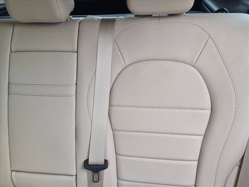 Used 2021 Mercedes-Benz GLC 300 4MATIC image 13
