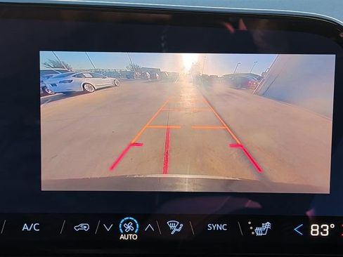 Used 2026 Chevrolet Traverse Z71 image 9