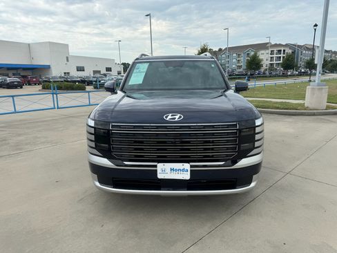 Used 2026 Hyundai Palisade Calligraphy FWD image 3