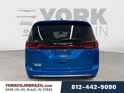 New 2027 Chrysler Pacifica Select w/ Family Tech Group FWD image 4