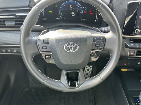 Certified 2025 Toyota Camry SE image 11