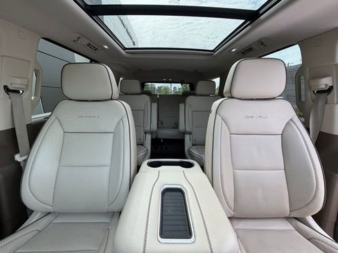 Used 2022 GMC Yukon Denali image 25