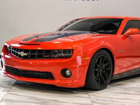 Used 2010 Chevrolet Camaro SS w/ LPO, Ground Effects Package RWD image 6