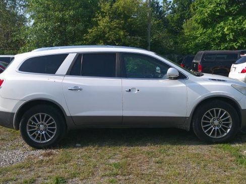 Used 2010 Buick Enclave CXL w/ Trailering Provision Package FWD image 11