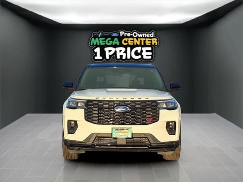 Used 2025 Ford Explorer ST image 31