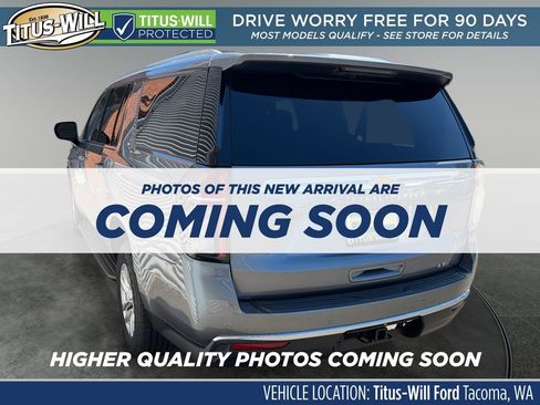 Used 2022 Chevrolet Suburban LT AWD/4WD image 4