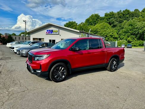 Used 2023 Honda Ridgeline Sport image 2