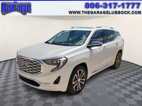 Used 2020 GMC Terrain Denali w/ Denali Premium Package FWD image 1