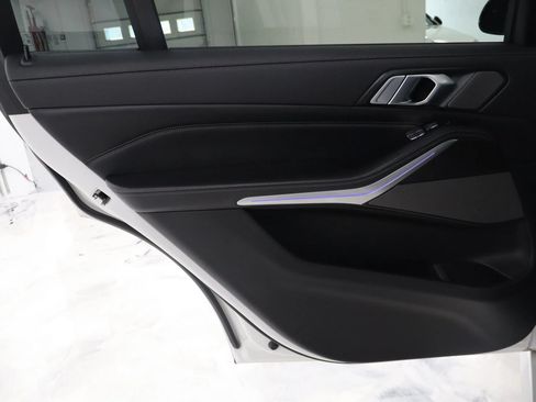 Used 2020 BMW X7 M50i AWD/4WD image 18