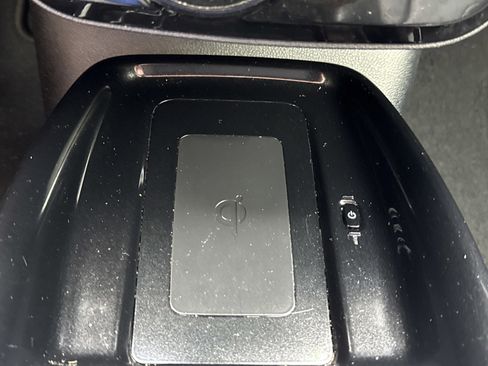 Used 2021 Toyota Prius 20th Anniversary Edition image 25