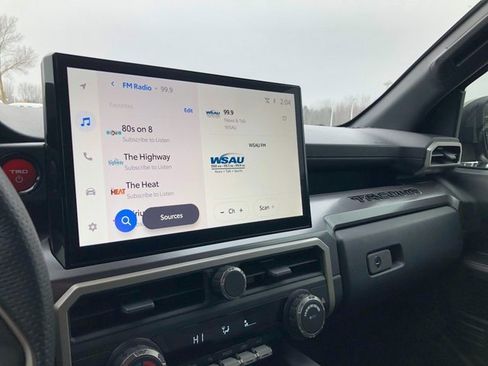 Used 2025 Toyota Tacoma TRD Sport image 13