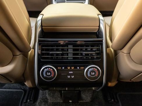 Used 2025 Land Rover Range Rover Autobiography AWD/4WD image 15
