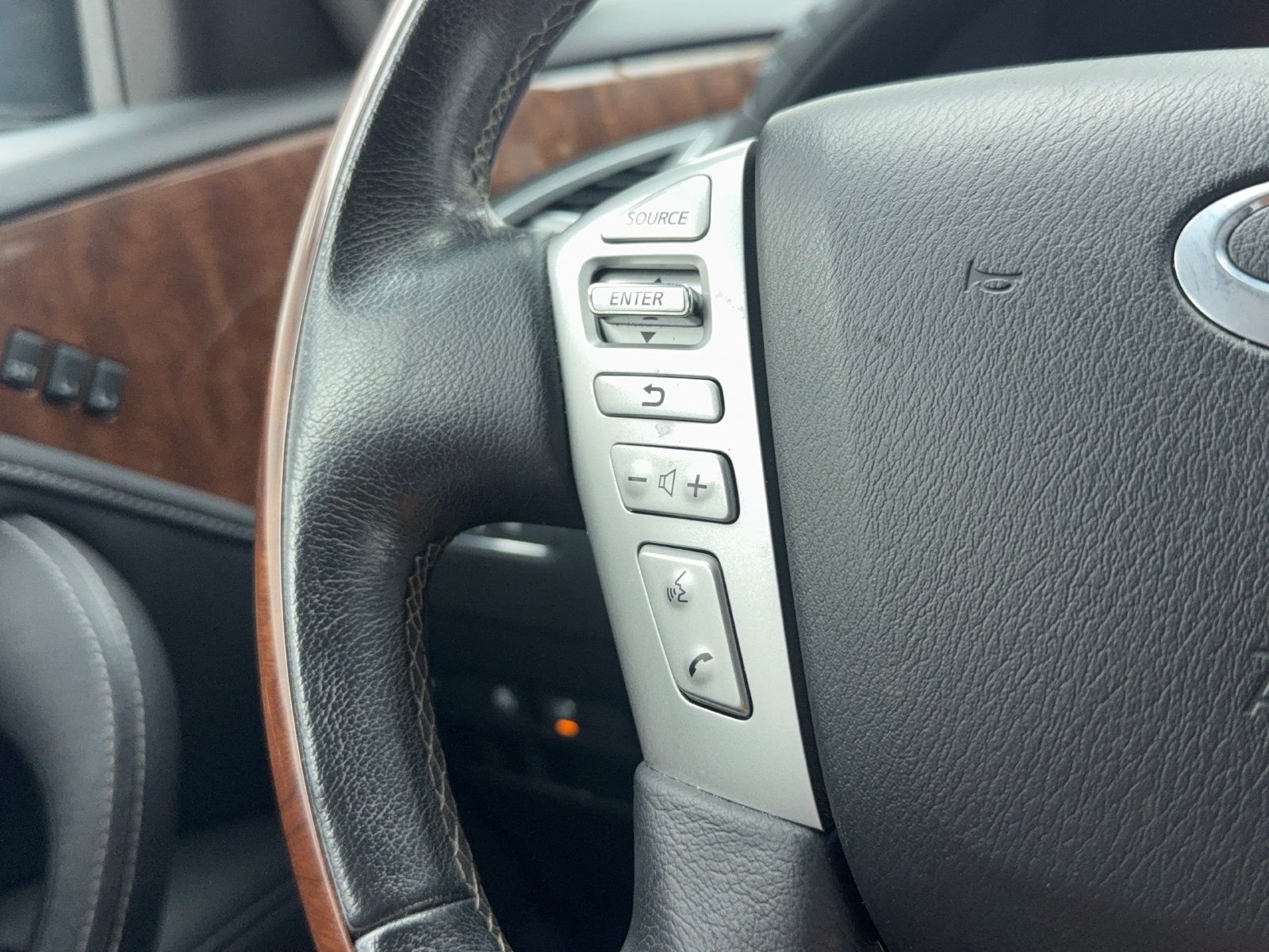 Used 2019 INFINITI QX80 Luxe w/ Proassist Package RWD image 34