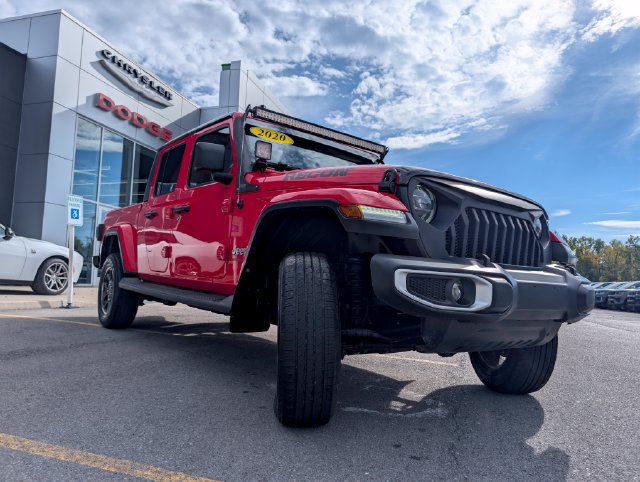 Used 2020 Jeep Gladiator Overland AWD/4WD image 3