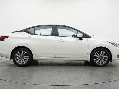 Used 2025 Nissan Versa SV image 11