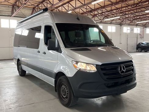 Used 2024 Mercedes-Benz Sprinter 2500 image 8