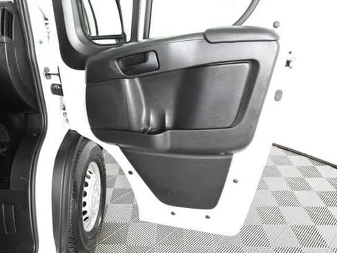 Used 2024 RAM ProMaster 2500 w/ Convenience Group FWD image 8