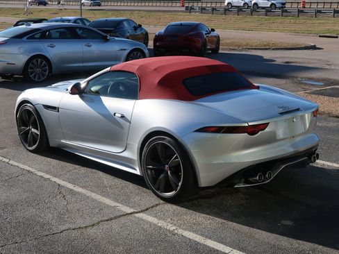 Used 2020 Jaguar F-TYPE R image 12