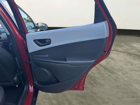 Used 2020 Hyundai Kona SE FWD image 16