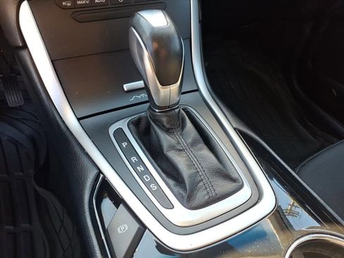 Used 2017 Ford Edge SEL image 9