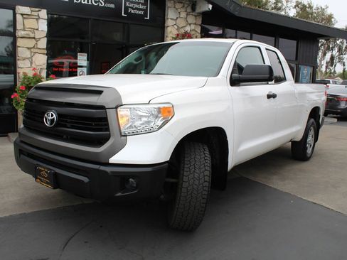 Used 2014 Toyota Tundra SR RWD image 1