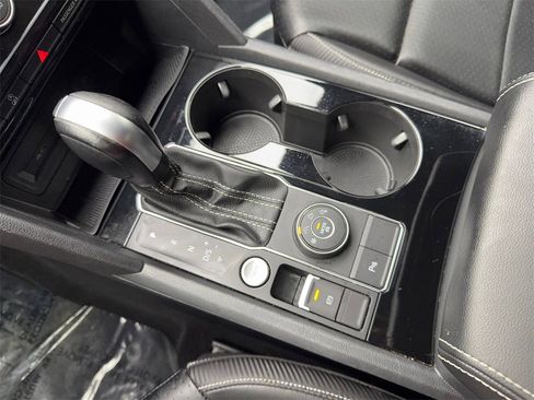 Used 2022 Volkswagen Atlas Cross Sport SE w/ Panoramic Sunroof Package image 61