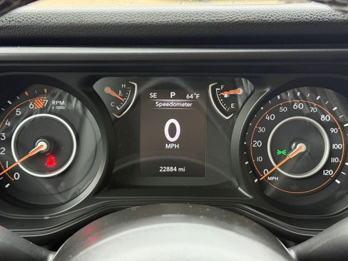 Used 2025 Jeep Wrangler Sport S image 40