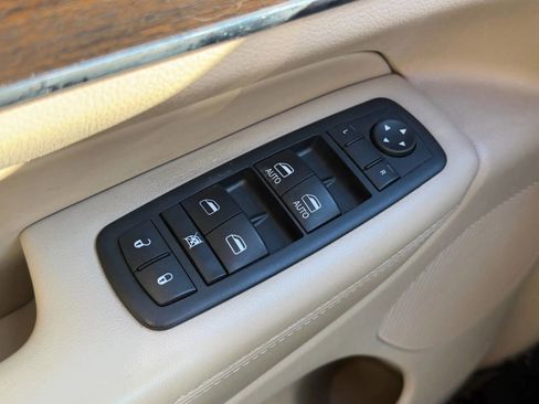 Used 2014 Jeep Grand Cherokee Limited image 24