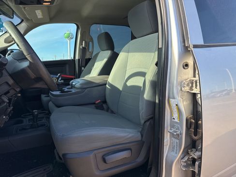 Used 2016 RAM 2500 Tradesman w/ Chrome Appearance Group image 13