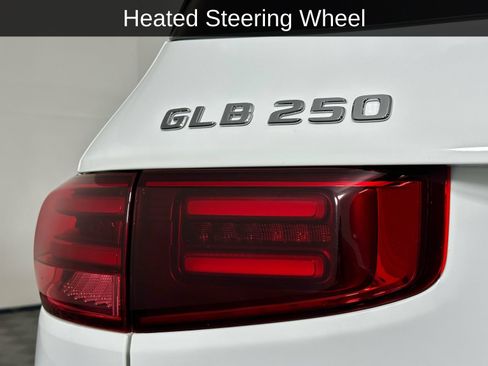 Used 2026 Mercedes-Benz GLB 250 4MATIC image 11