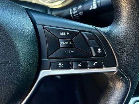 Used 2024 Nissan Sentra SV FWD image 14