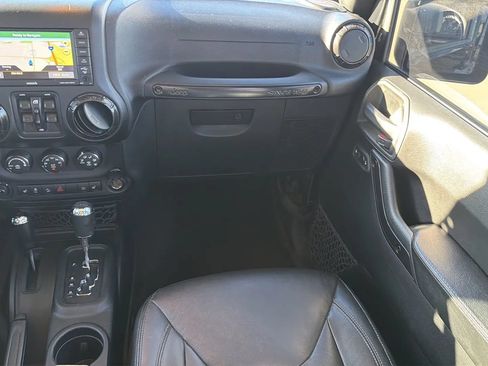 Used 2017 Jeep Wrangler Unlimited Sahara AWD/4WD image 86