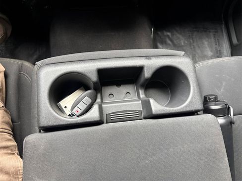 Used 2017 Nissan Titan SV RWD image 14